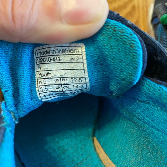 Plae Ty Sneakers - Picture 2 of 2